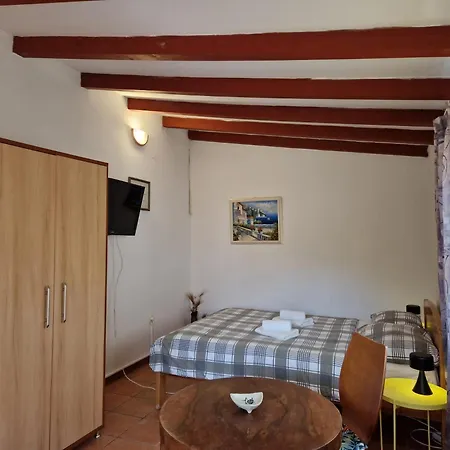 Hestia Apartments Rovinj Exterior photo